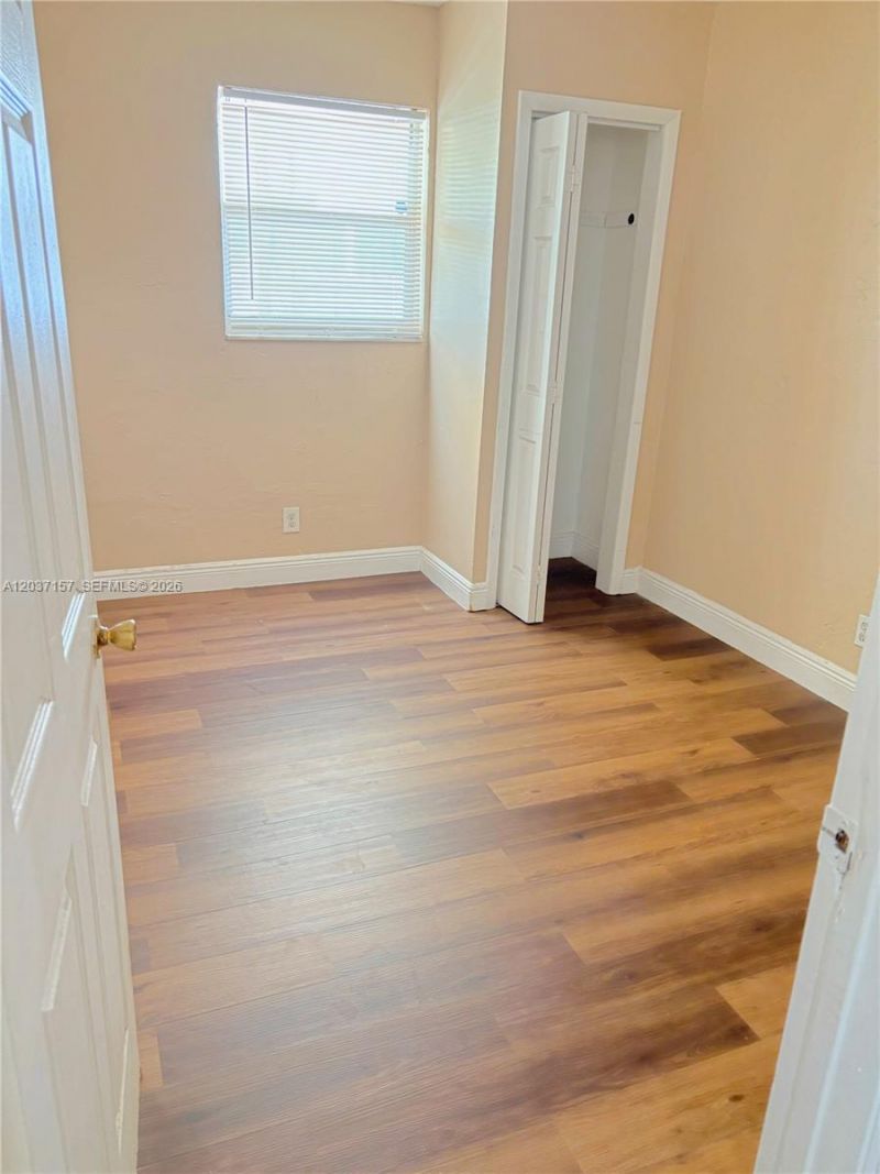 2010 NW 70th St, Miami, FL 33147 Photo