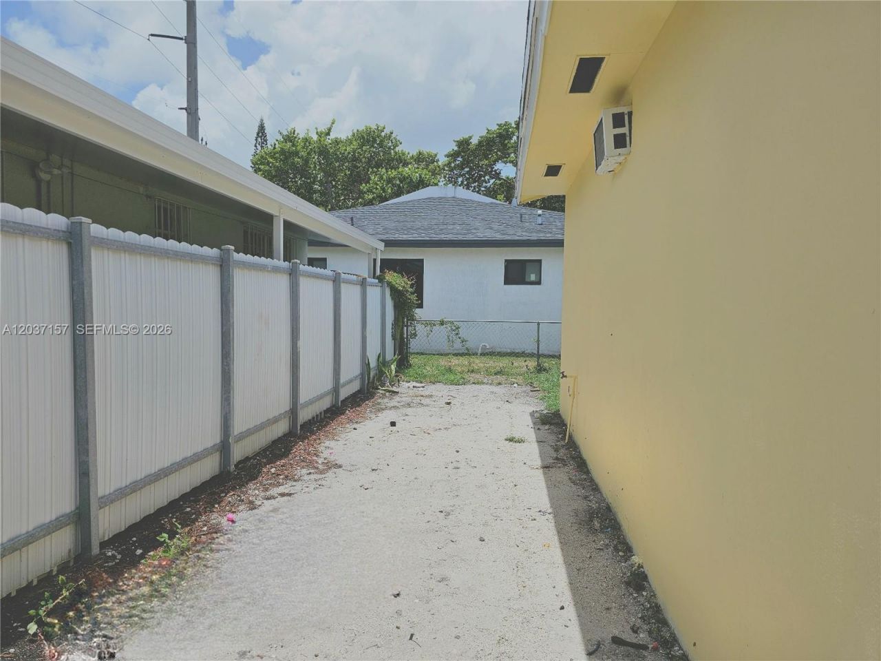 2010 NW 70th St, Miami, FL 33147 Photo