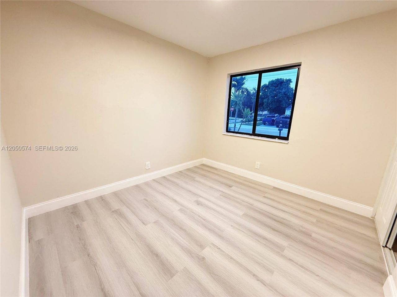 2401 SW 50th Ter , Plantation, FL 33317 Photo