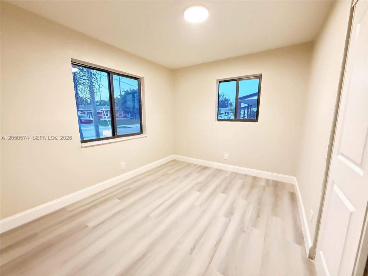 2401 SW 50th Ter , Plantation, FL 33317 Photo