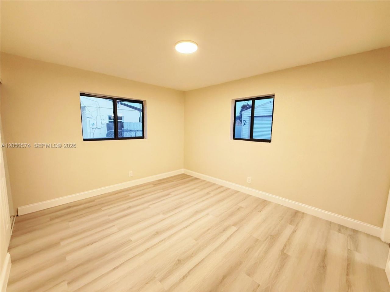 2401 SW 50th Ter , Plantation, FL 33317 Photo