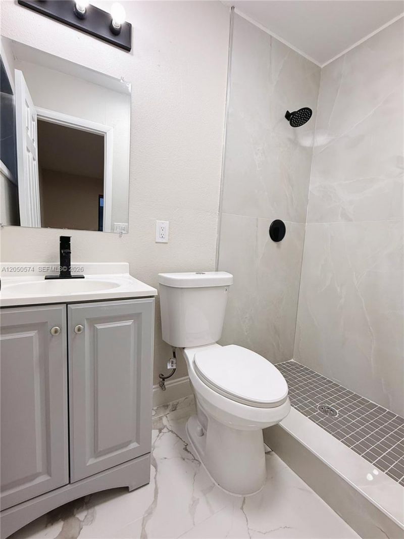 2401 SW 50th Ter , Plantation, FL 33317 Photo