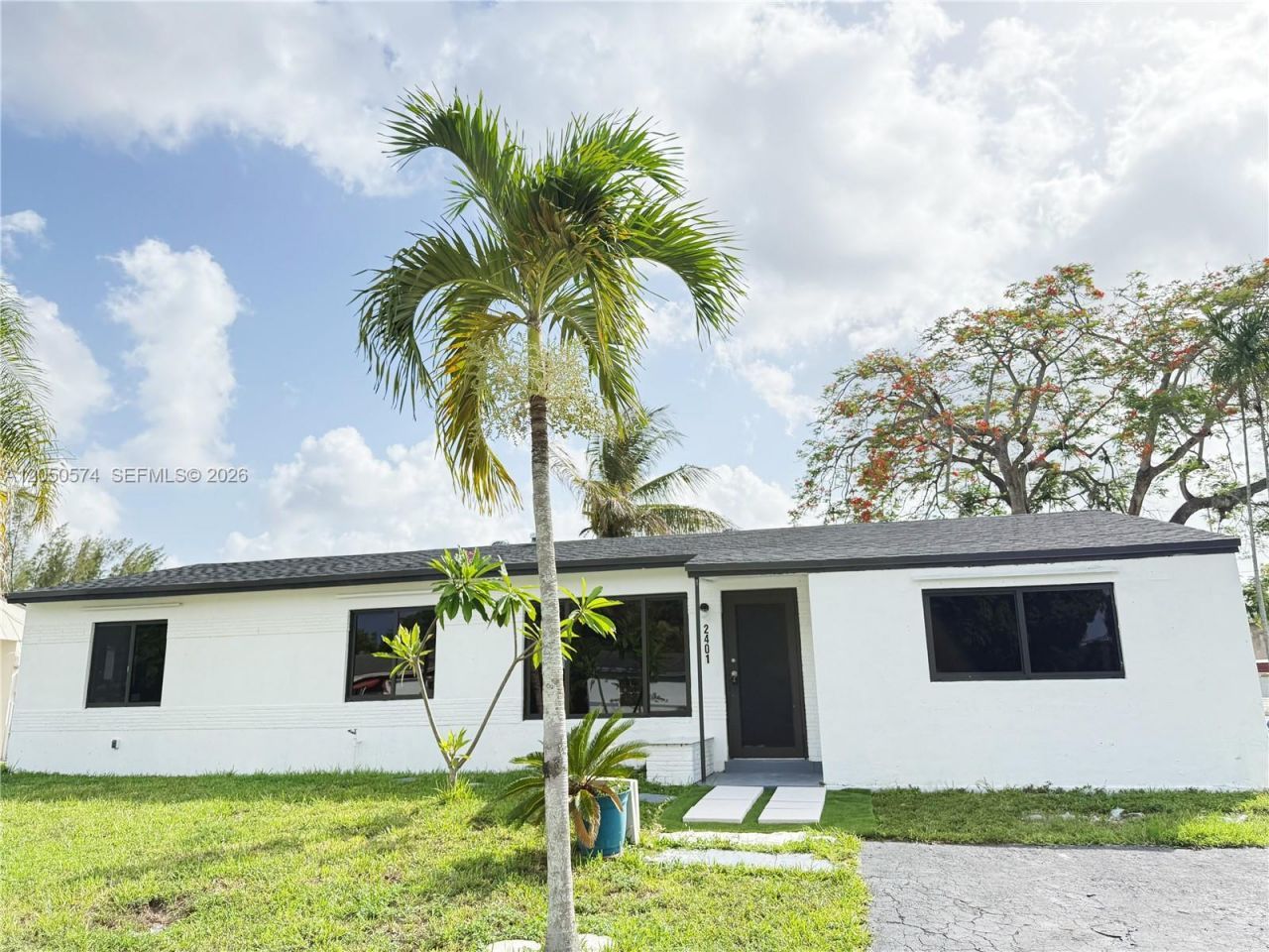 2401 SW 50th Ter , Plantation, FL 33317 Photo