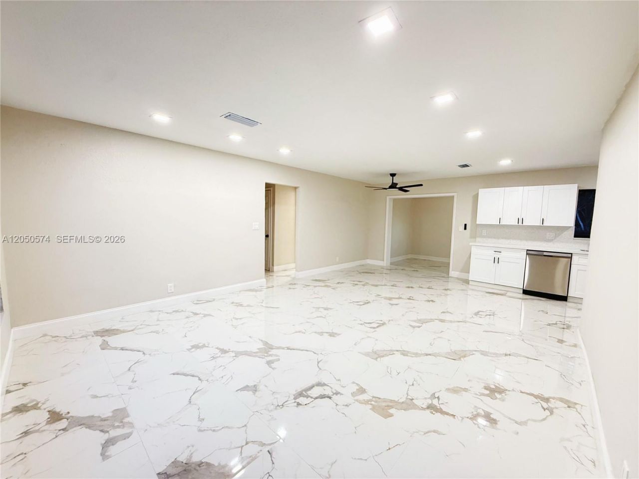 2401 SW 50th Ter , Plantation, FL 33317 Photo