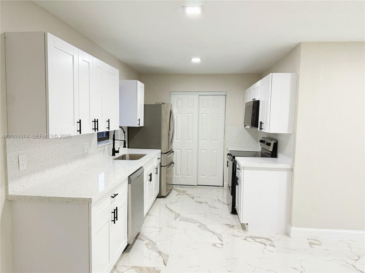2401 SW 50th Ter , Plantation, FL 33317 Photo