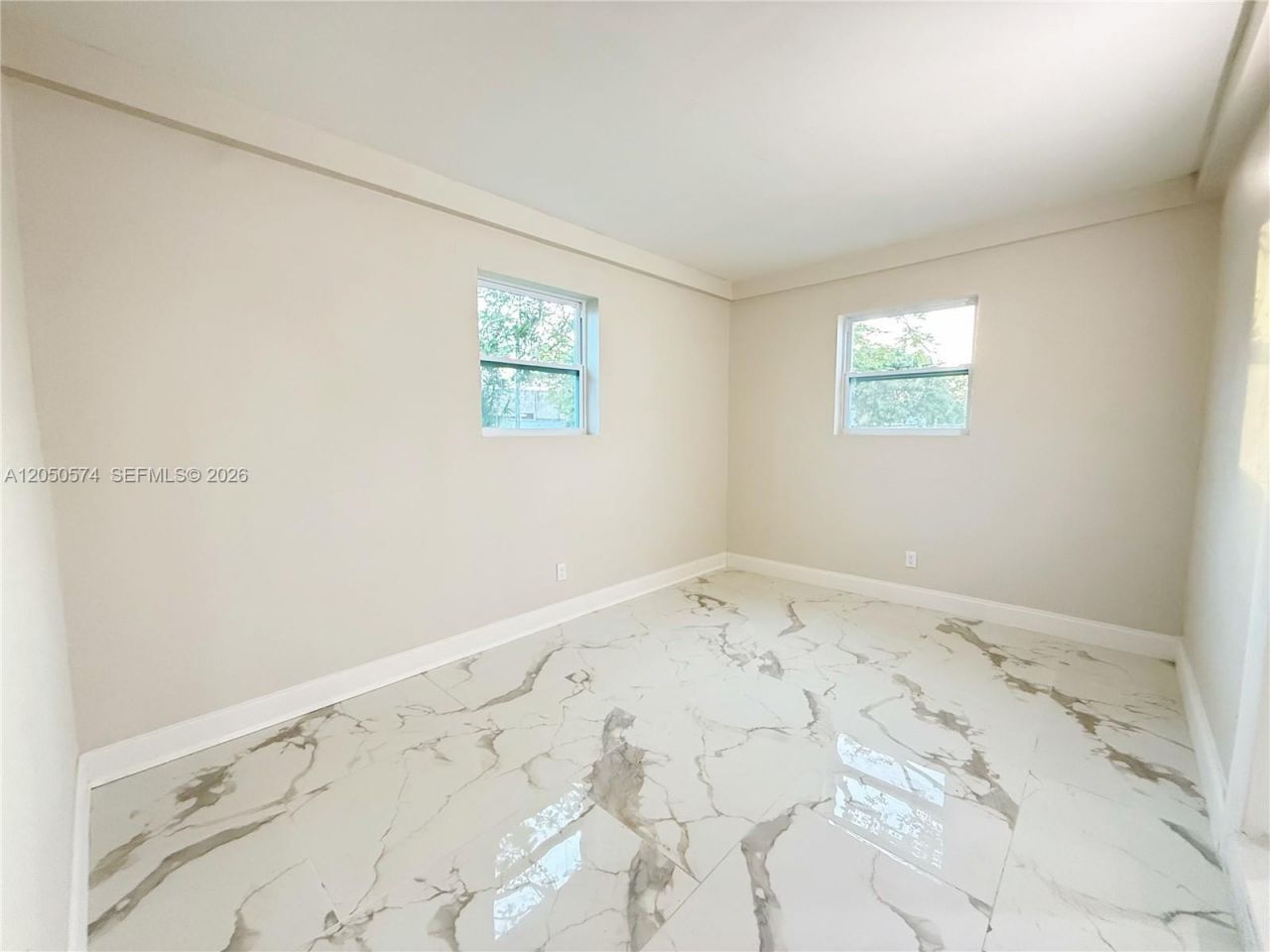 2401 SW 50th Ter , Plantation, FL 33317 Photo