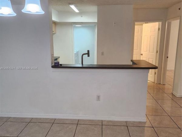 2433 CENTERGATE DR, Unit 203, Miramar, FL 33025