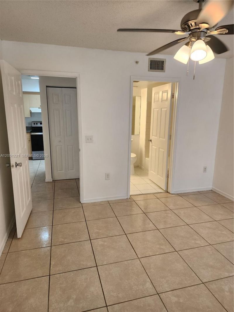 2433 Centergate Dr, Unit 203, Miramar, FL 33025 Photo