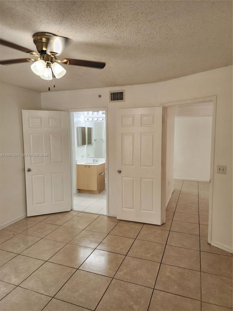 2433 Centergate Dr, Unit 203, Miramar, FL 33025 Photo