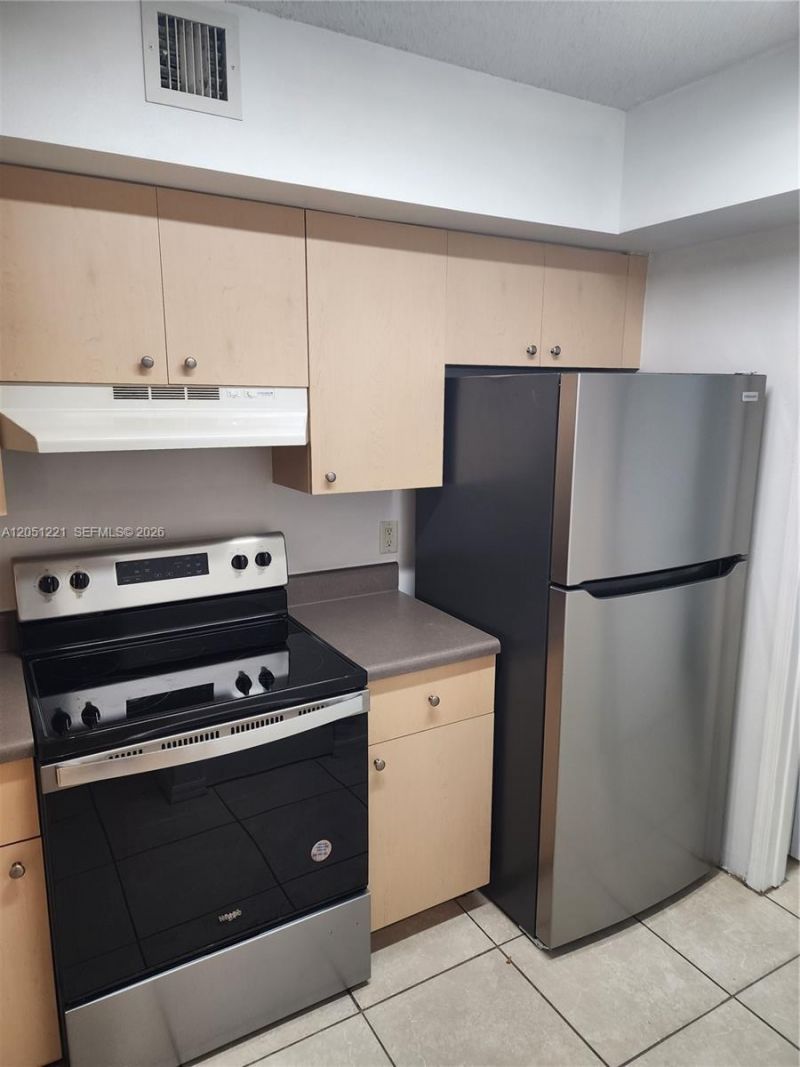2433 Centergate Dr, Unit 203, Miramar, FL 33025 Photo