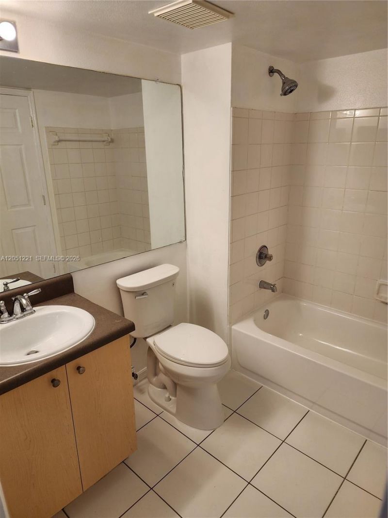 2433 Centergate Dr, Unit 203, Miramar, FL 33025 Photo
