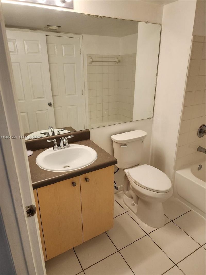 2433 Centergate Dr, Unit 203, Miramar, FL 33025 Photo