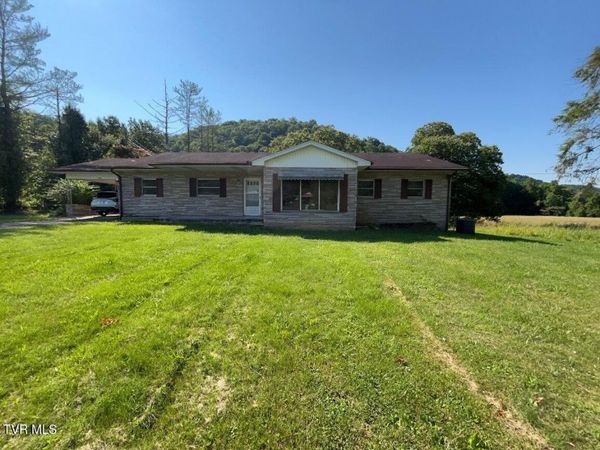 1634 Main Street, Sneedville, TN 37869