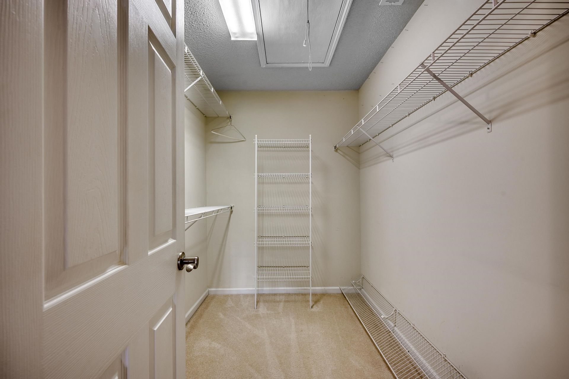 3512 Queens Harbour Blvd.  Photo 17