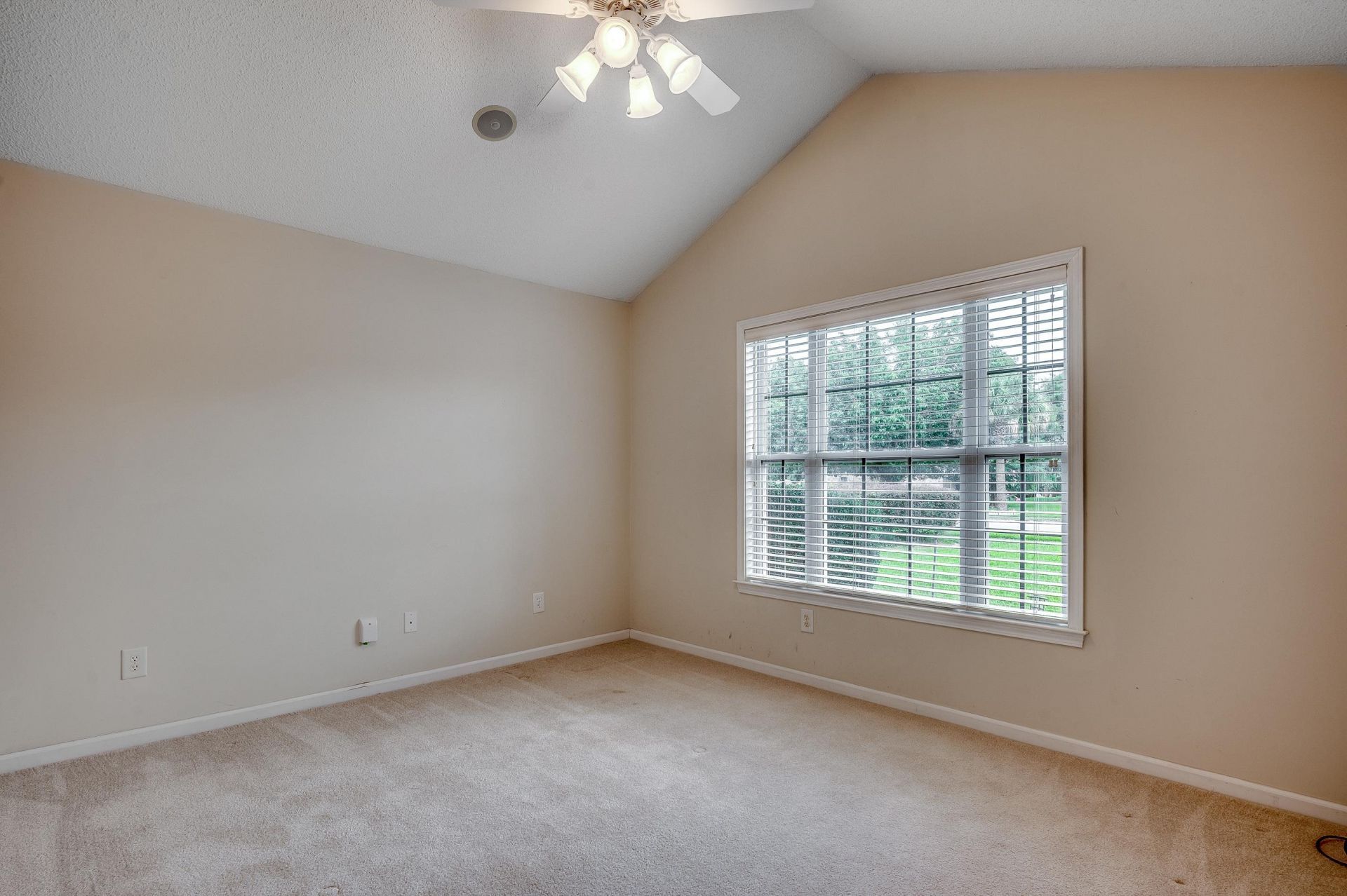 3512 Queens Harbour Blvd.  Photo 21