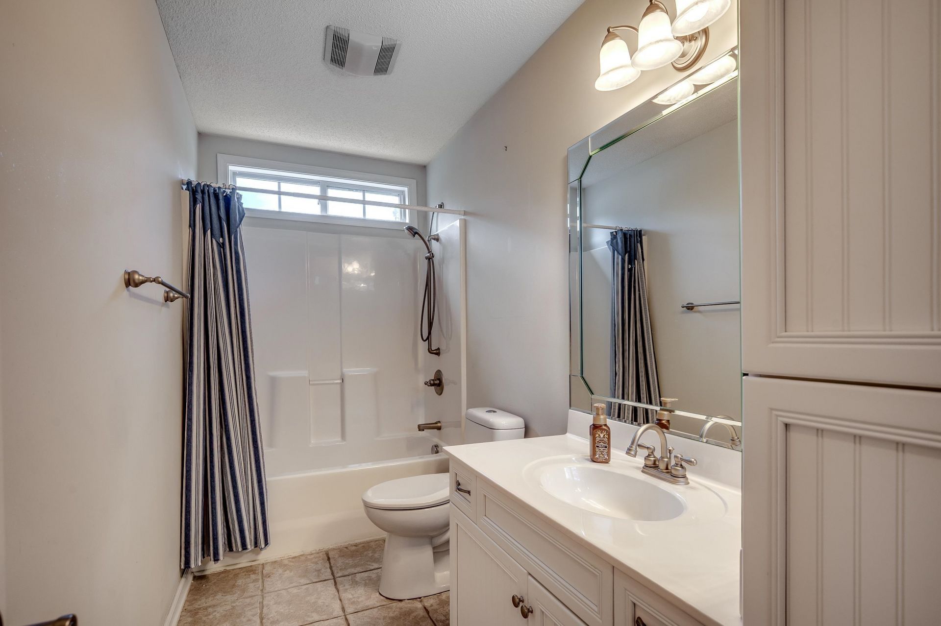 3512 Queens Harbour Blvd.  Photo 22
