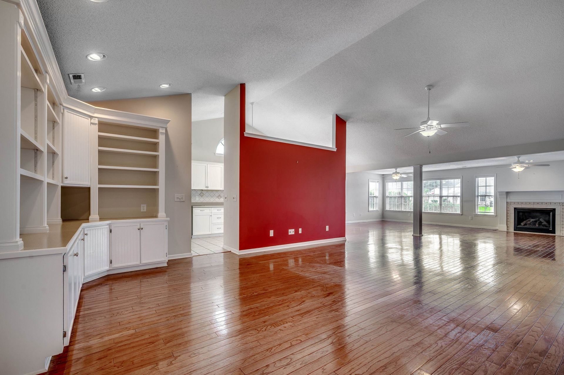 3512 Queens Harbour Blvd.  Photo 4