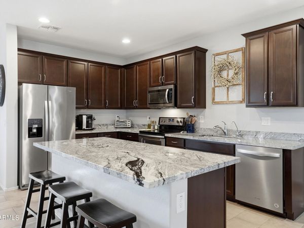 8425 N 61ST Drive, Glendale, AZ 85302