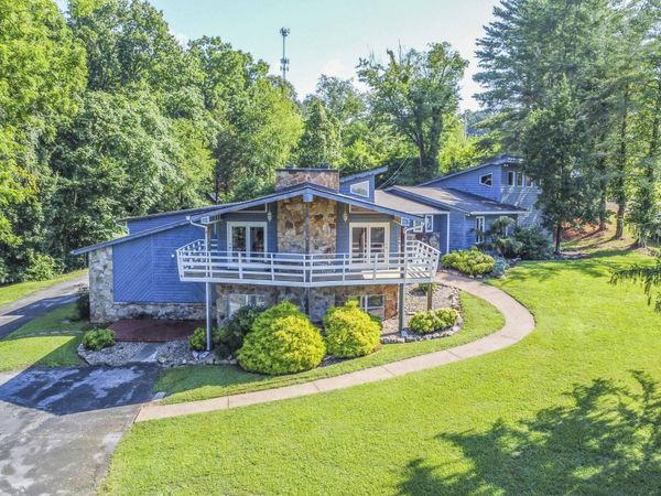 111 Rogers Lane, LaFollette, TN 37766