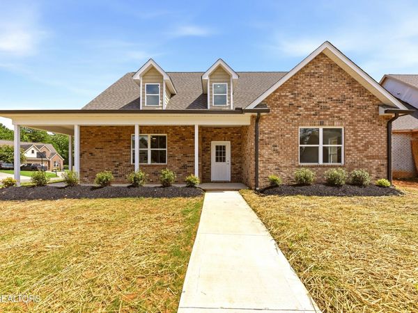162 Crossroads Blvd, Oak Ridge, TN 37830
