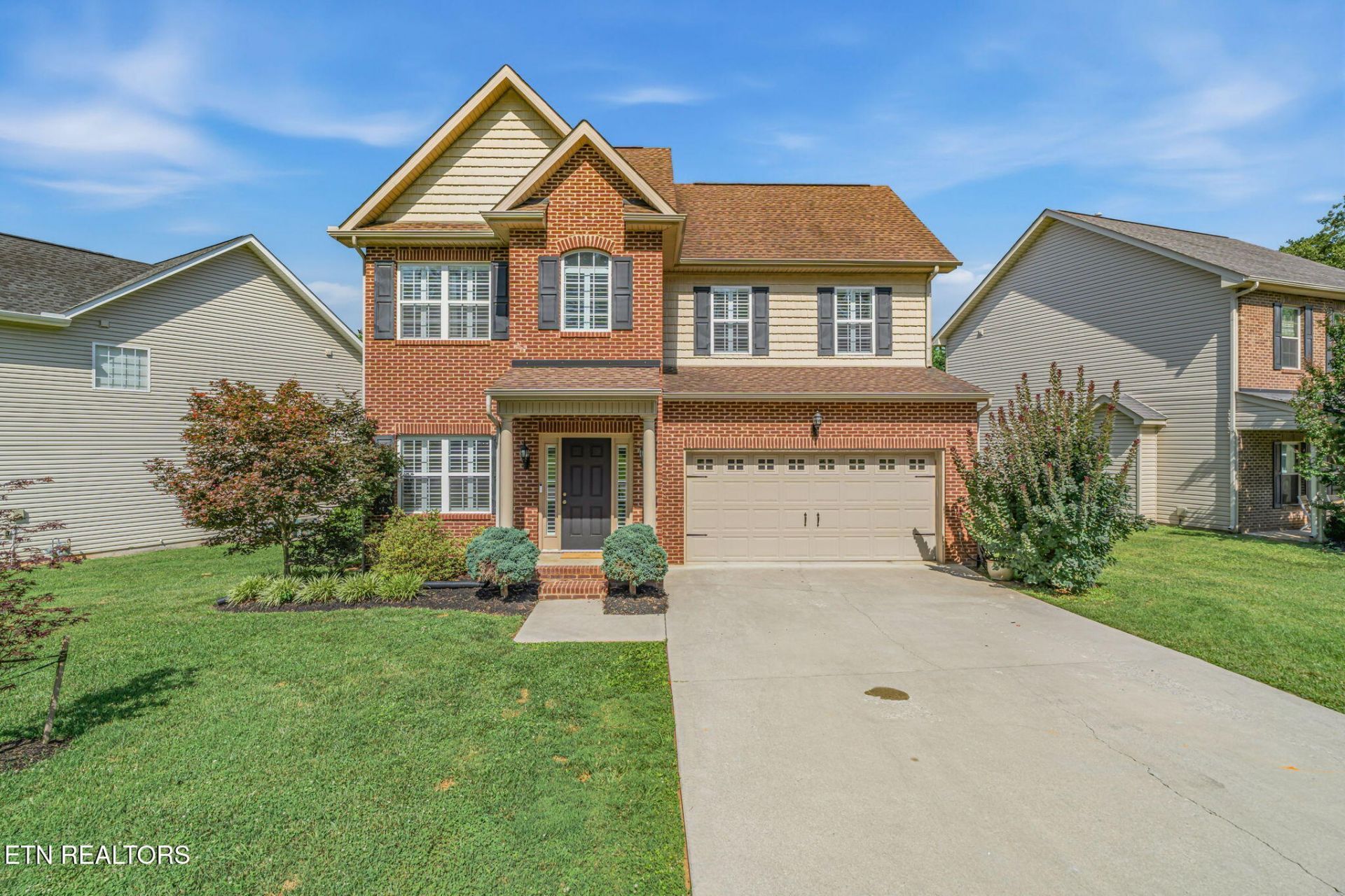 947 Vicar Lane, Knoxville, TN 37919 Main Photo