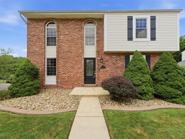 328 Whitney Chase Lane, Irwin, PA 15642