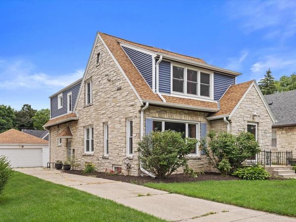 2945 N 69th STREET, Unit 2947, Milwaukee, WI 53210