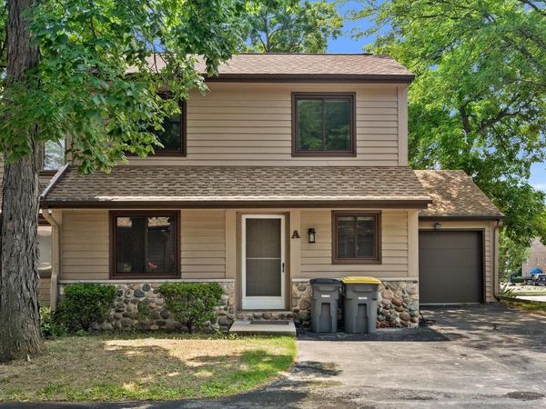 1335 Hickory DRIVE, Unit A, Waukesha, WI 53186