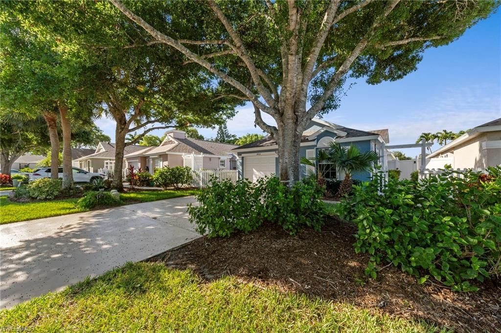 14932 Sterling Oaks Dr, Naples, FL 34110 Photo