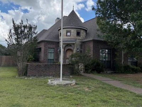 610 Vanishing Oaks Drive, Crawford, TX 76638