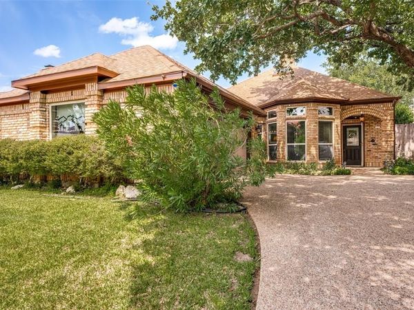 608 Crest Ridge Drive, Irving, TX 75061