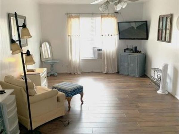 109 Vandenburg Drive , Unit B, Denison, TX 75020