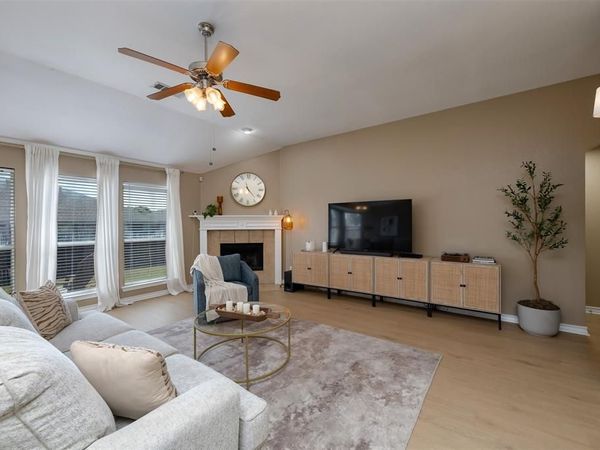 1718 La Caya Drive, Mansfield, TX 76063