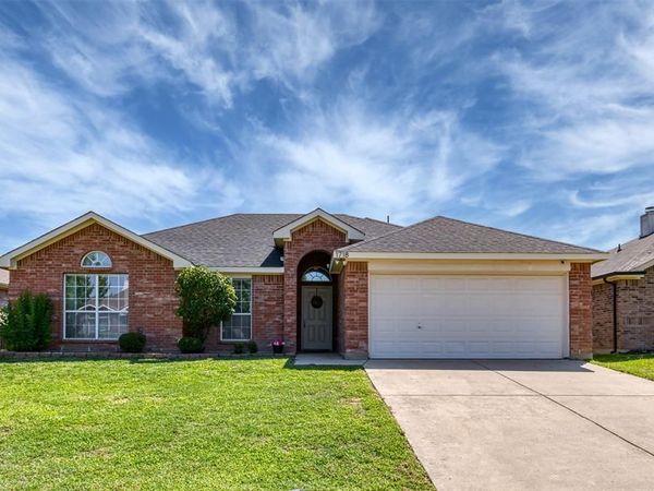 1718 La Caya Drive, Mansfield, TX 76063