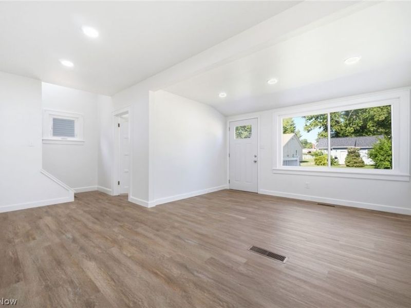 5635 Park Street, Mentor on the Lake, OH 44060 Photo 5