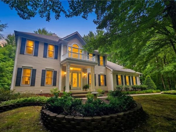 9220 Woods Way Drive , Kirtland, OH 44094