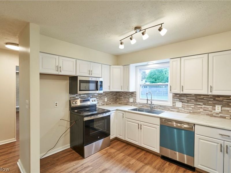 4368 Norona Drive, Cuyahoga Falls, OH 44224 Photo 7
