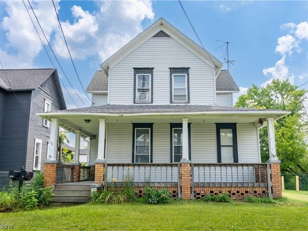 64 Diamond Avenue , Barberton, OH 44203