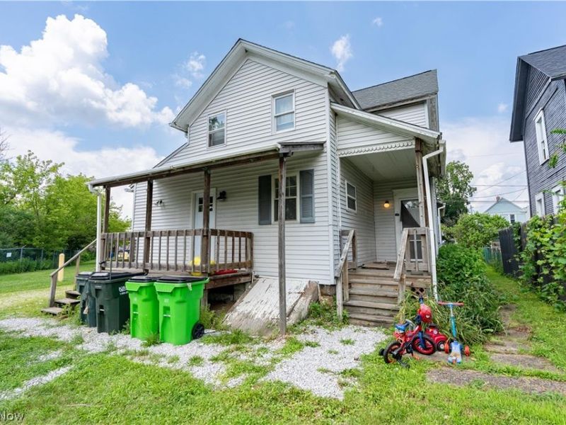 64 Diamond Avenue, Barberton, OH 44203 Photo 2