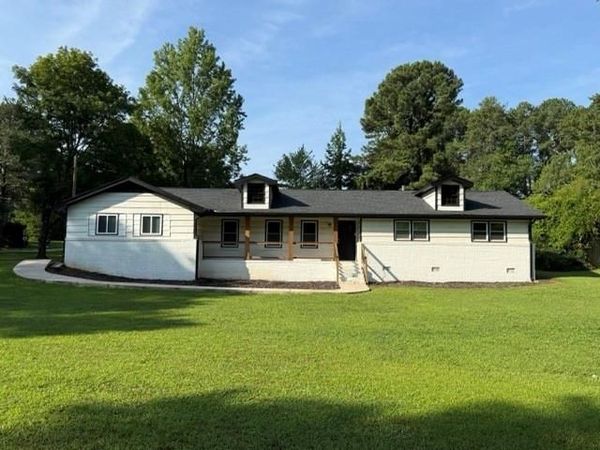 201 Lockring Drive SW, Lilburn, GA 30047