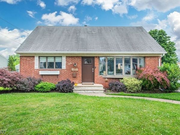 5 Doherty Dr East, Clifton, NJ 07013