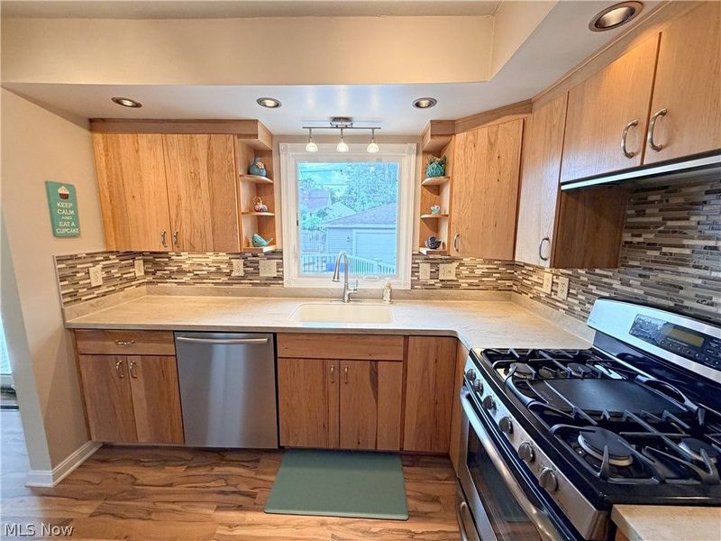 9001 Harrow Drive, Parma, OH 44129 Photo 8