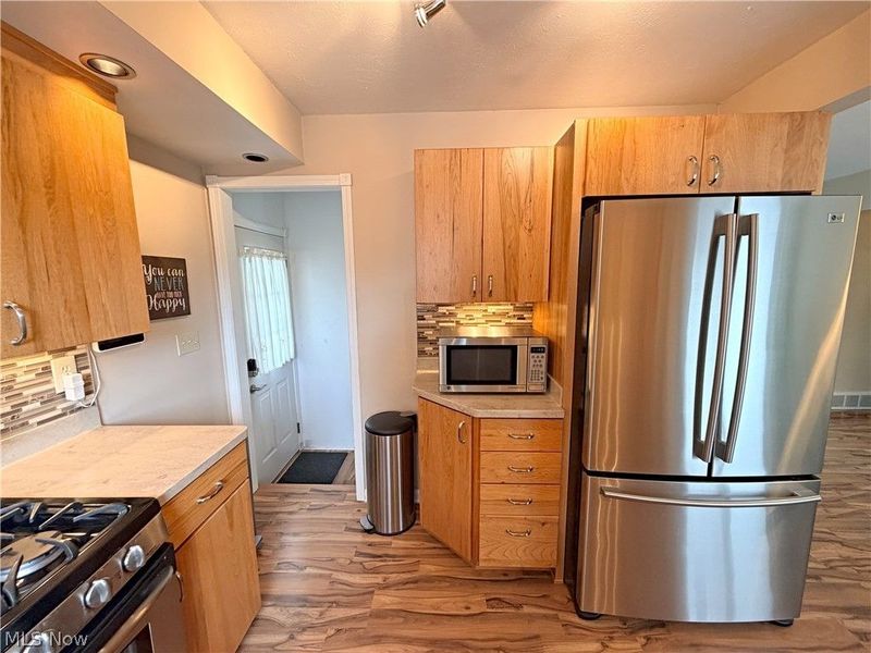 9001 Harrow Drive, Parma, OH 44129 Photo 9