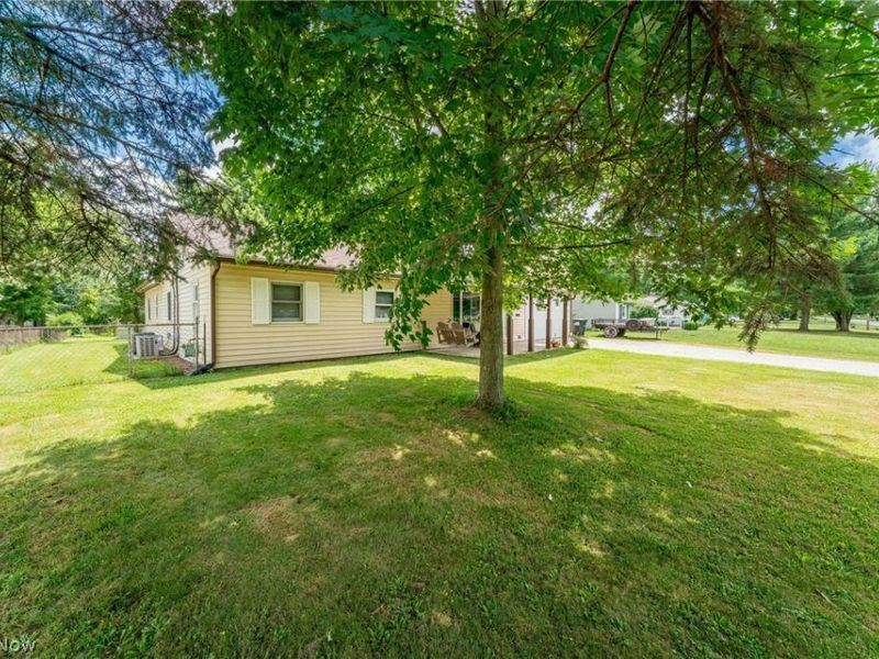 1981 Pinewood Drive , Brunswick, OH 44212 Photo 2