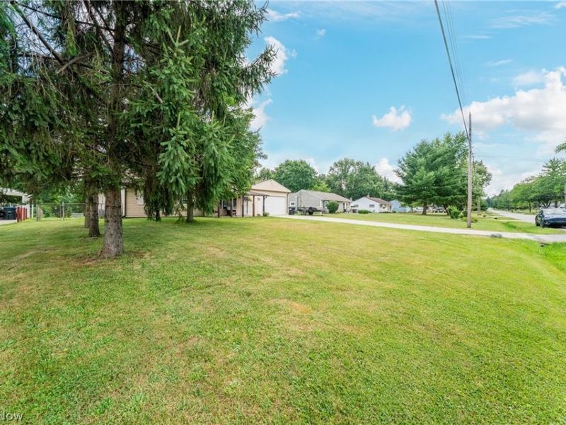 1981 Pinewood Drive , Brunswick, OH 44212 Photo 3