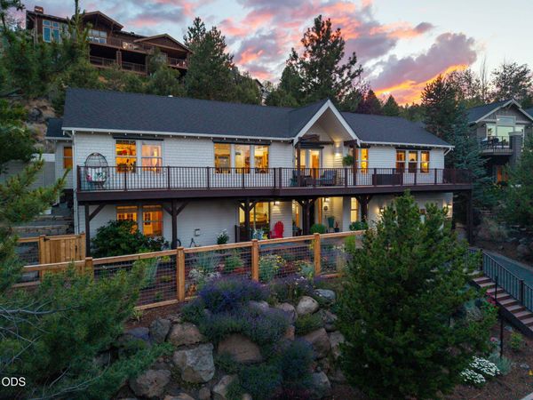 577 NW Greyhawk Avenue, Bend, OR 97703