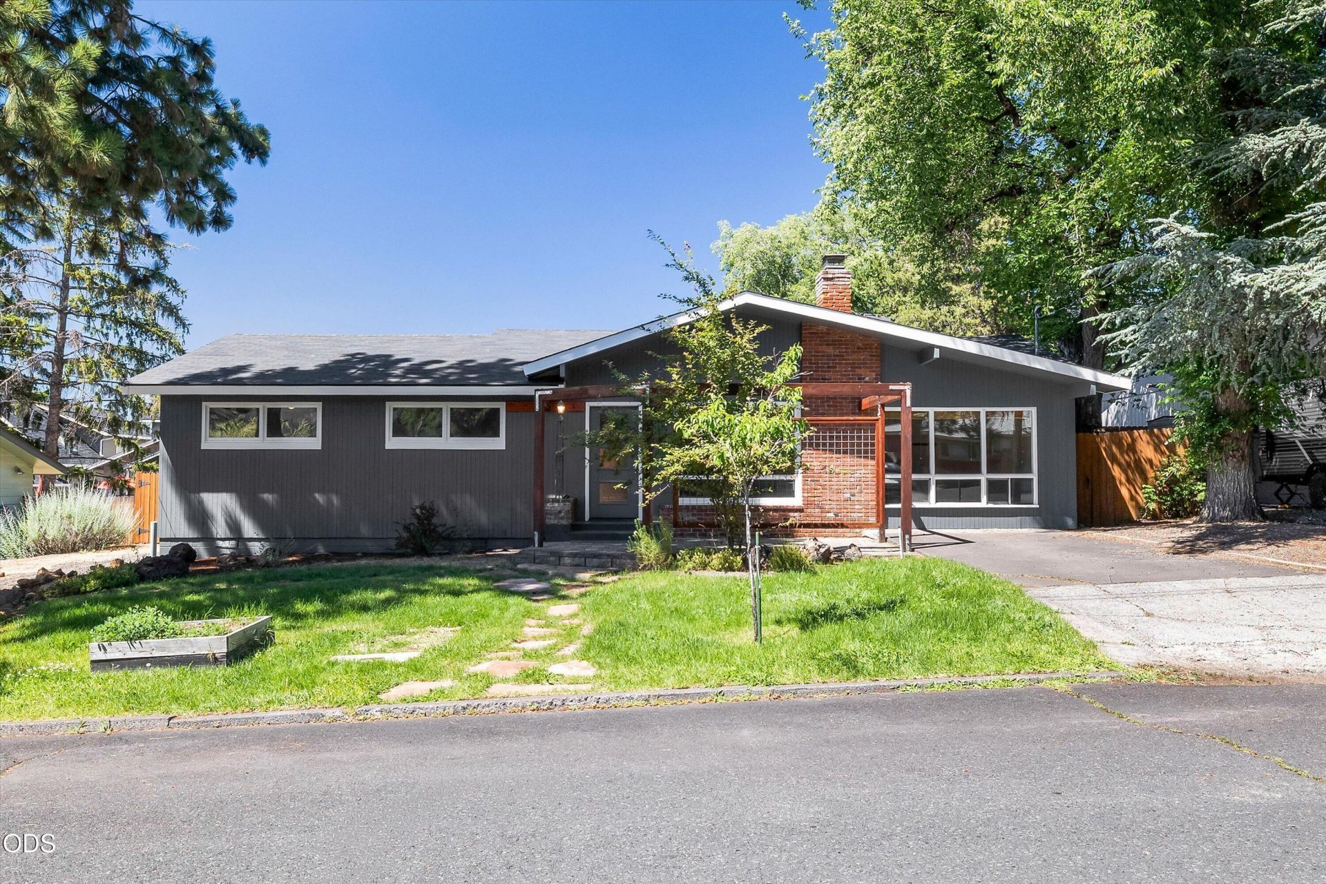 660 NE Innes Lane, Bend, OR 97701 Main Photo
