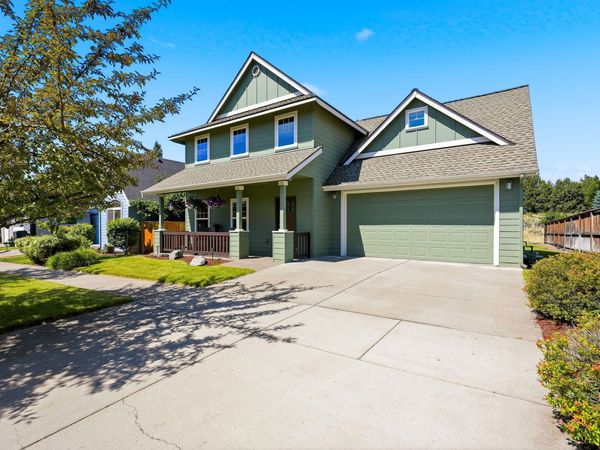 1998 NE Cradle Mountain Way, Bend, OR 97701