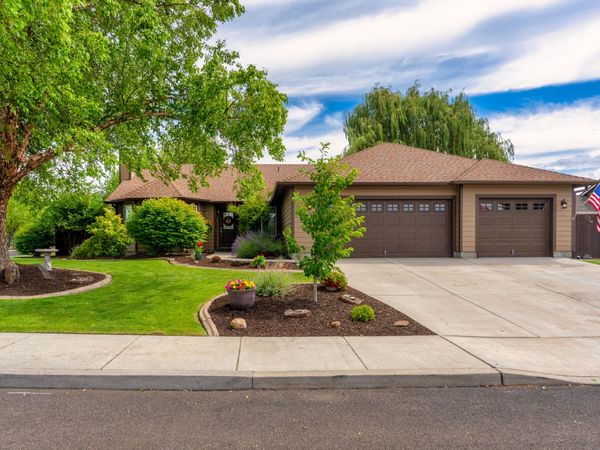 1922 NW Wildflower Place, Redmond, OR 97756