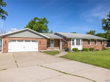 152 Stony Road, Lancaster, NY 14086